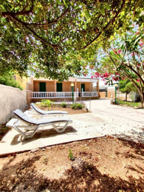 Seaside Villa in Spiaggiabella with Enclosed Garden